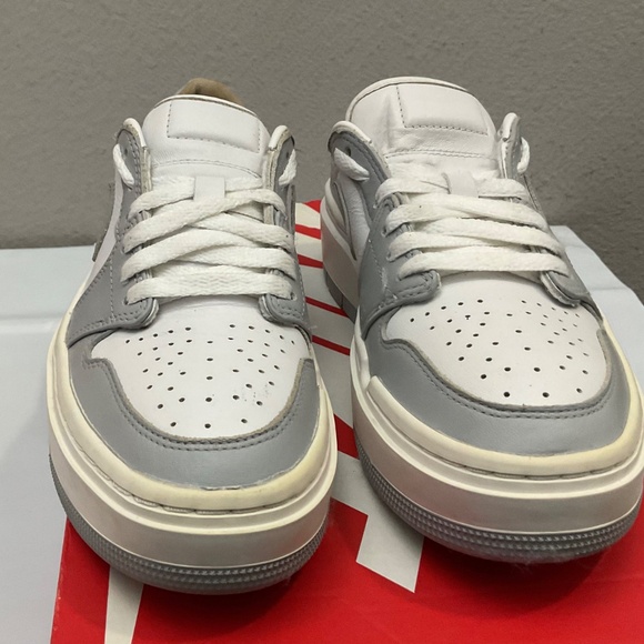 Size US 6.5 / EUR 37.5 NIKE AIR JORDAN 1 ELEVATE LOW DH7004-100 - Picture 2 of 9